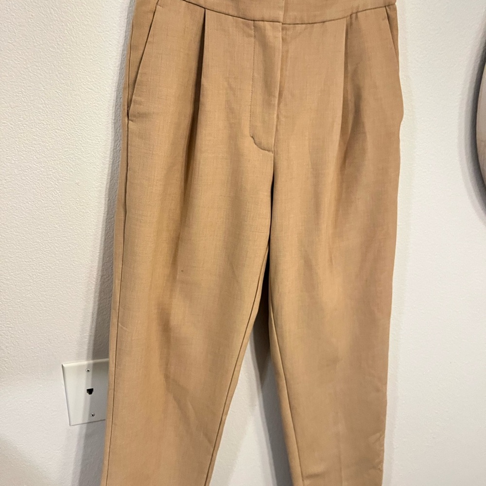 Aritzia beige dress pants size 2